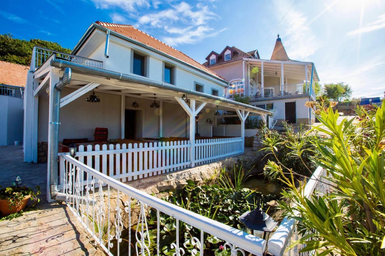 Bed and Breakfast Fogado A Ket Toelgyfahoz Шюмег Экстерьер фото